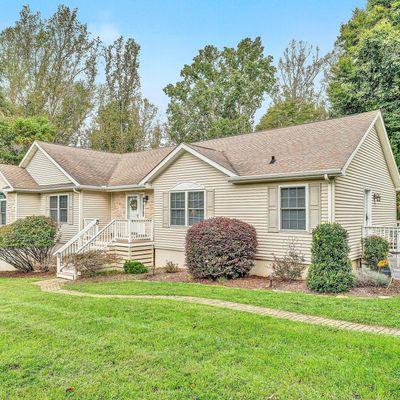 401 Whisperway Rd, Moneta, VA 24121