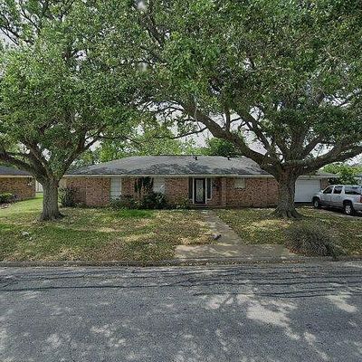 3416 Walnut Dr, Bay City, TX 77414