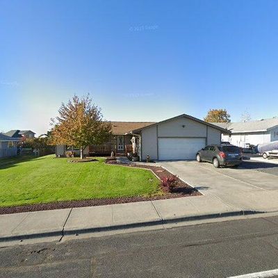 344 N Grape Dr, Moses Lake, WA 98837