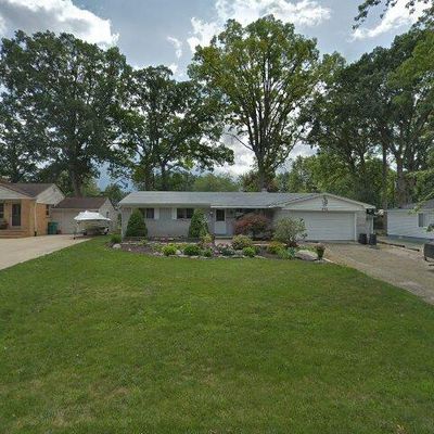 3467 Richmond St, Waterford, MI 48328