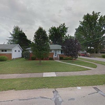 36 E Dartmoor Ave, Seven Hills, OH 44131