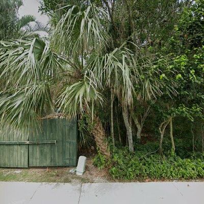 424 S Beach Rd, Hobe Sound, FL 33455