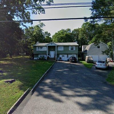 43 Clayton Rd, Howell, NJ 07731