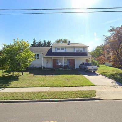 44 Evergreen Ln, Burlington, NJ 08016