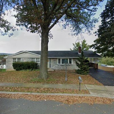 4607 Hillside Rd, Reading, PA 19606