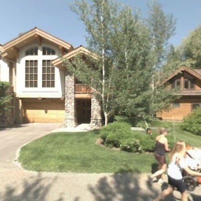 465 Wood River Dr #B, Ketchum, ID 83340