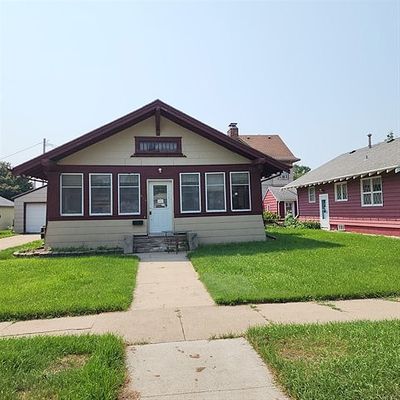 404 9th Ave S E, Aberdeen, SD 57401