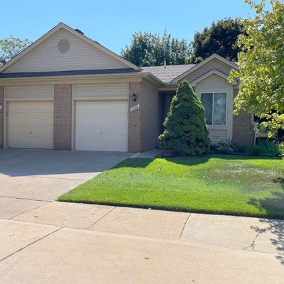 4048 S Heatherwood Court, Warren, MI 48092