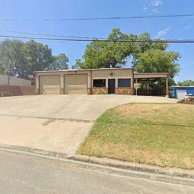 405 N Johnston St, Caldwell, TX 77836