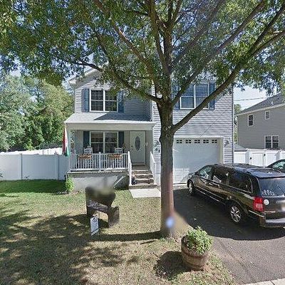 41 Manchester Ave, Keyport, NJ 07735