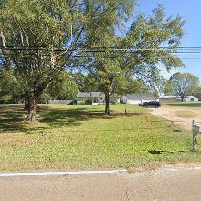 410 N Brooks Ave, Pelahatchie, MS 39145