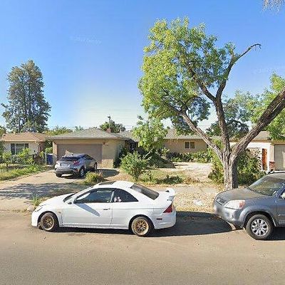 4106 E Hampton Way, Fresno, CA 93726