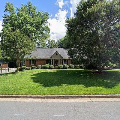 4110 Briarcliffe Rd, Winston Salem, NC 27106