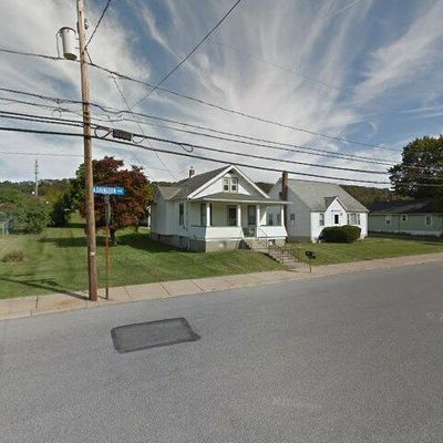 411 Washington St, Walnutport, PA 18088