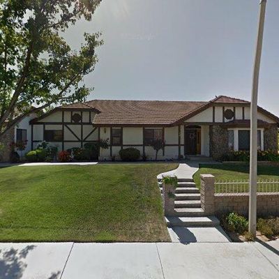 41715 Shain Ln, Lancaster, CA 93536