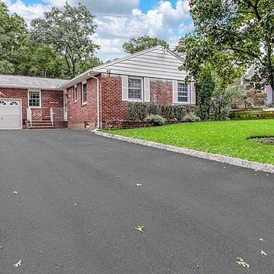 42 Minnehaha Blvd, Oakland, NJ 07436