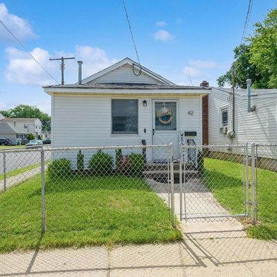 42 Ocean Ave, North Middletown, NJ 07748