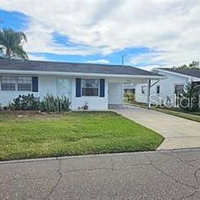 5080 Park Lake Dr N, Pinellas Park, FL 33782