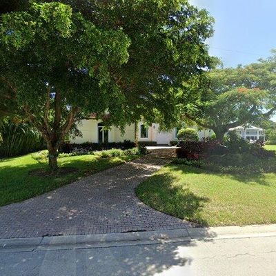 5106 Seahorse Ave, Naples, FL 34103