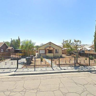 512 E Stanislaus St, Avenal, CA 93204