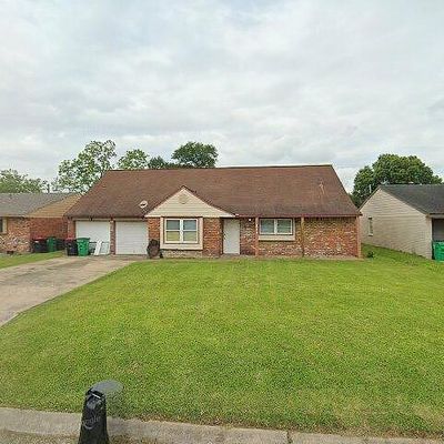 512 Harold Ln, Baytown, TX 77521