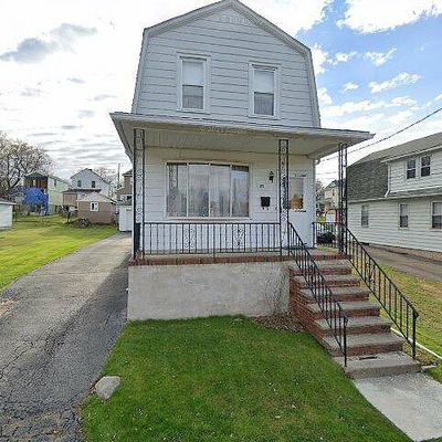 52 Wyoming St, Plains, PA 18705