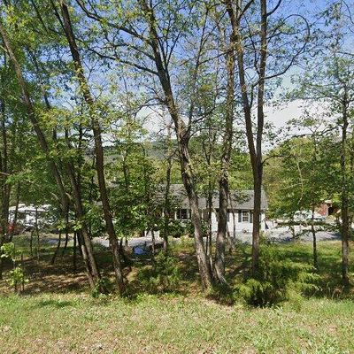 5200 Woodstock Tower Rd, Fort Valley, VA 22652