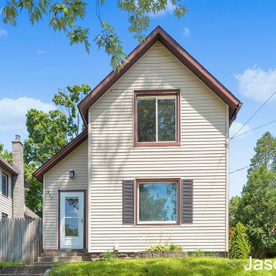 527 Spencer St Ne, Grand Rapids, MI 49505