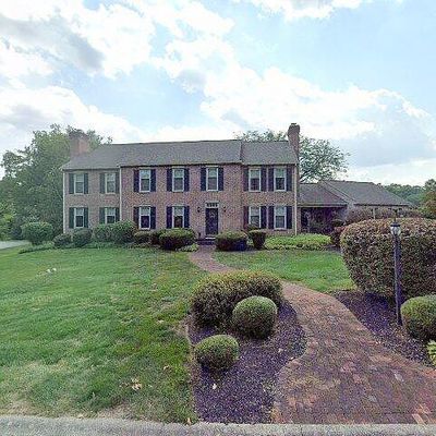 530 Northlawn Dr, Lancaster, PA 17603