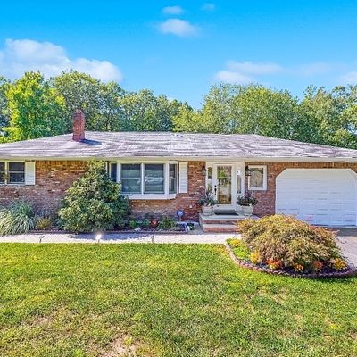 54 Hillside Dr, Bloomingdale, NJ 07403