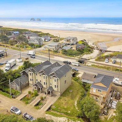 547 S Front Street, Rockaway Beach, OR 97136