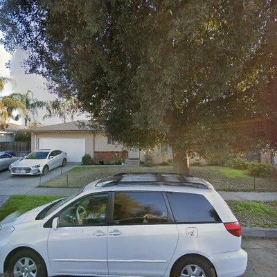 4756 E Woodward Ave, Fresno, CA 93702