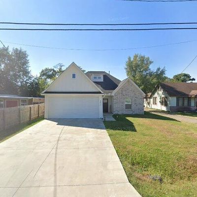 4817 Harrison Ave, Groves, TX 77619