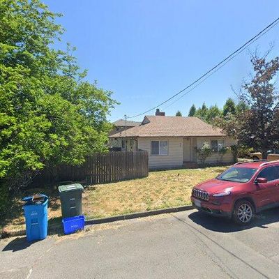 49 N Mountain Ave, Ashland, OR 97520