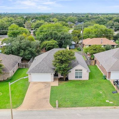 4900 Winchester Dr, Bryan, TX 77802