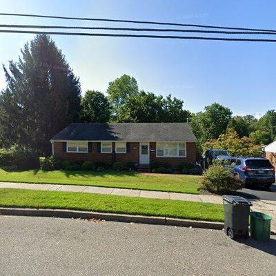 4942 Jackson Dr, Brookhaven, PA 19015