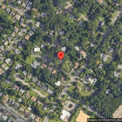 6 Belaire Dr, Roseland, NJ 07068