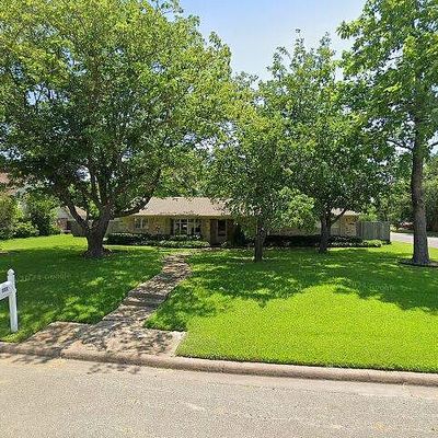 600 Hunter St, Bonham, TX 75418