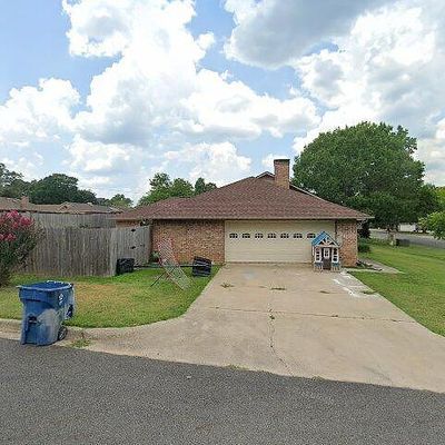 604 Woodhaven St, White Oak, TX 75693