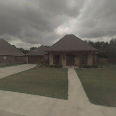 606 Southlake Cir, Youngsville, LA 70592