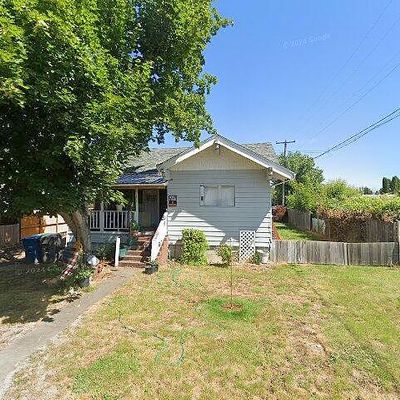 607 Whittier St, Silverton, OR 97381