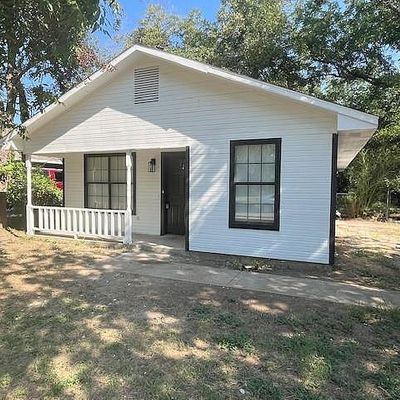 611 E Willingham St, Cleburne, TX 76031