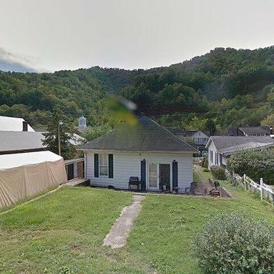 613 Stratton St, Logan, WV 25601