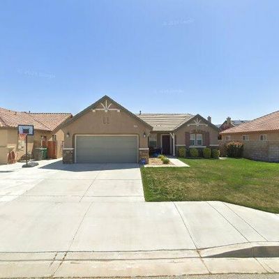 6134 Still Meadow Ln, Lancaster, CA 93536