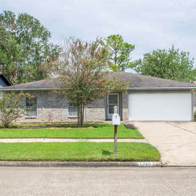 6218 Silver Leaf Dr, League City, TX 77573