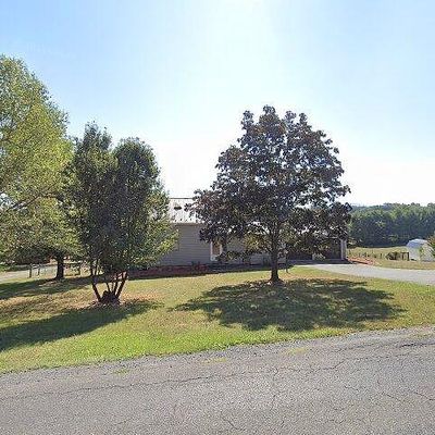 634 Augusta Farms Rd, Waynesboro, VA 22980