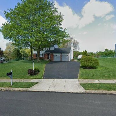 553 Deerfield Dr, Norristown, PA 19403