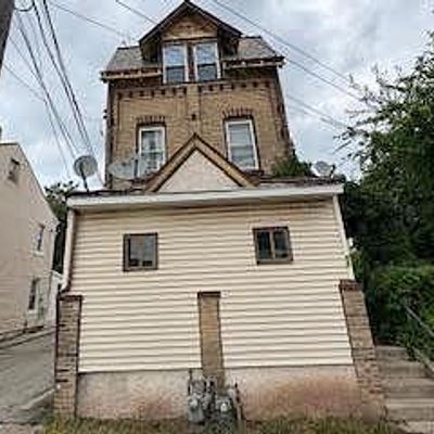 57 E Wood St, Norristown, PA 19401