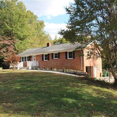 5910 Yadkinville Rd, Pfafftown, NC 27040