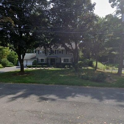 7 Manor Ln, West Hartford, CT 06107